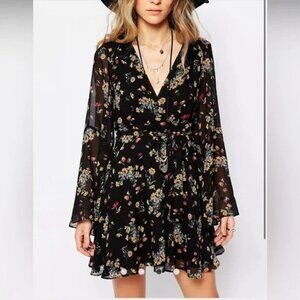 Free People Lilou Floral Mini Dress Women’s Small Boho Bell Sleeve Babydoll